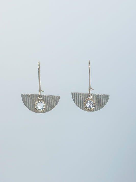 Half circle ribbed earrings