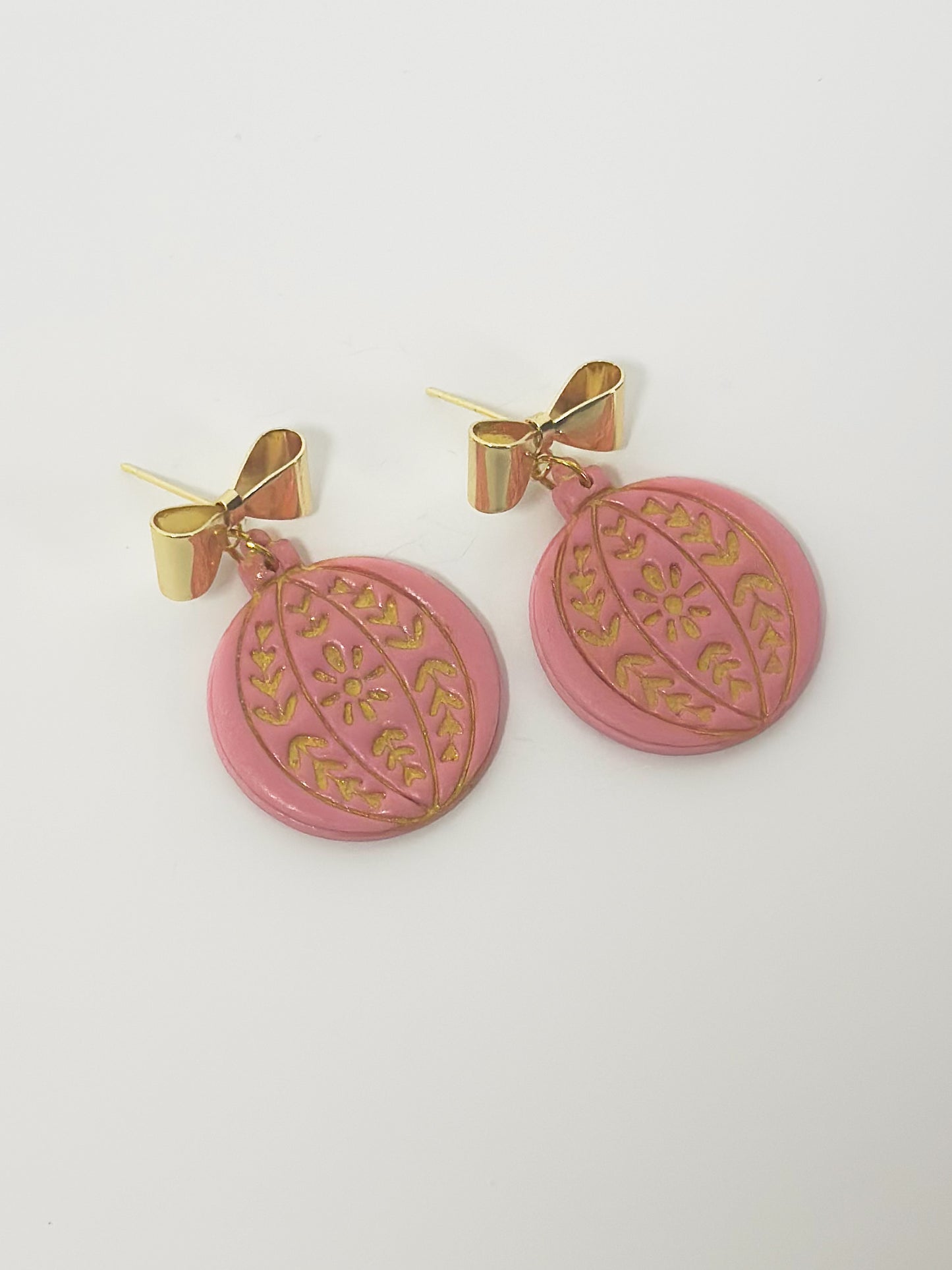 HOLIDAY: FOLK ORNAMENT EARRING WITH BOW